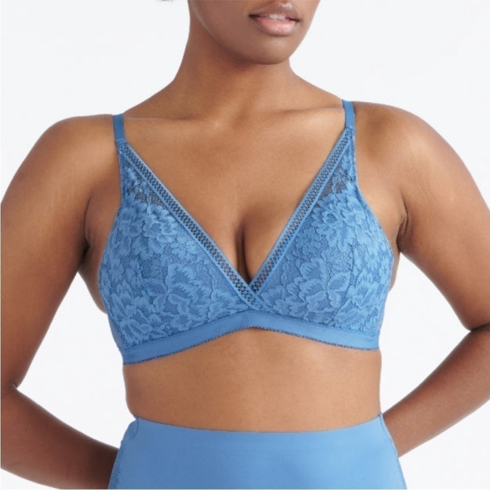 🆕Knix - Lace Deep-V Bralette